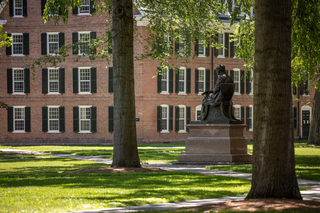 Yale Campus NathanHale1